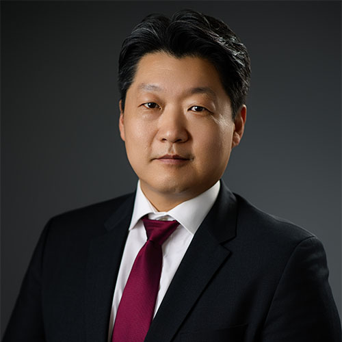 Neal Lee - Headshot Neal Lee